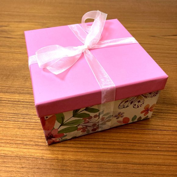 Makeup Gift Box - 10 pc - Picture 2 of 4